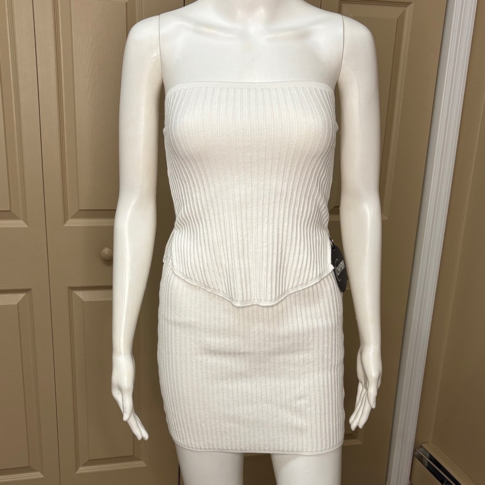 NWT CHYRII 2 piece white ribbed skirt set
